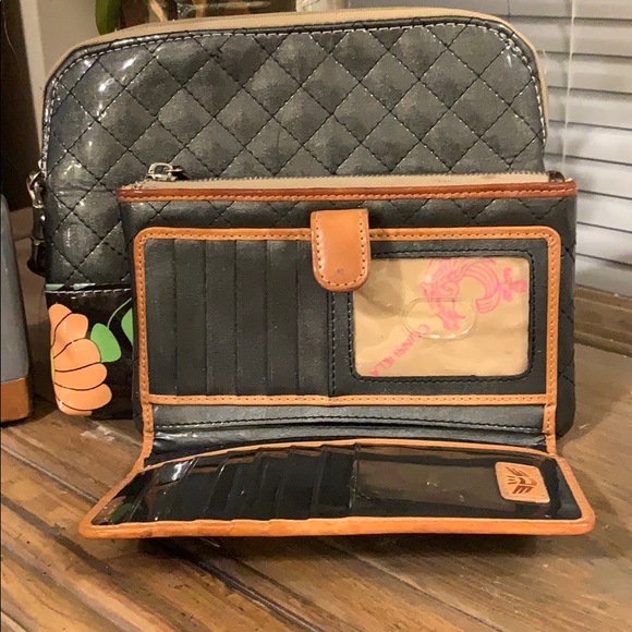 Consuela clutch with matching wallet - Picture 3 of 6